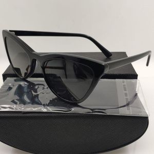Venta de gafas de sol 2023 Fashion Ladies Women for Woman Retro Classic Trend Brand Protect Steampunk Black Designer Sun Glasses