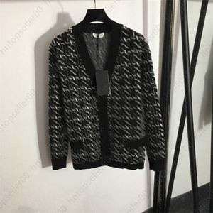 Maglione di lusso Cardigan da donna di design Maglione lavorato a maglia Modello a doppia lettera Stampa Moda Maglioni a maniche lunghe con scollo a V profondo Top da donna