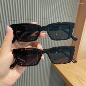 Sonnenbrille Kleines Rechteck Frauen Vintage Markendesigner Schmale Quadratische Sonnenbrille Einzigartige Korea Luxus Shades Weibliche Reise Oculo