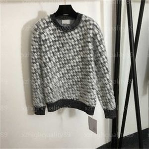 Designertröja Kvinntröjor Plush Flower Decorative Fashion Pullover Knit Långärmad rund nacke Jumper Autumn Womens kläder