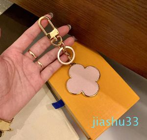 Designer Four-leaf Keychains Lucky Clover Car Key Chain Rings Accessories Fashion Leather Keychain Buckle for Men Women Hanging Decoratio