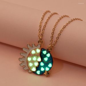 Pendant Necklaces 2 Pcs Eye-catching for Sun Moon Charm Chokers Bff Matching Luminous Sister Necklace Jewelry Gift Frie