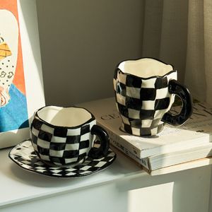 Tumblers Chessboard Cup Irregular Handmade Ceramic Mug Coffee Tea Milk Water Pink Girl with Tray Cute 230419