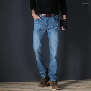 Mäns jeans tvättade för män affärer casual rippade stretch raka byxor arbetbyxor manlig blå svart plus storlek 42 44 46 48 jean man