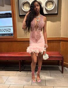 Pink Back Girls Prom Dress Short Pärled Feather Cocktail Party Kjol 2023 Sheath Chic Formal Birthday Graduation Evening Wear Vestidos de Noche Aso Ebi Homecoming