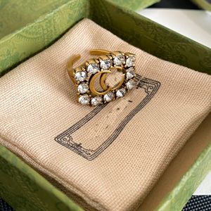 Nie verblassen Marke Brief Leder vergoldet Messing Kupfer offene Band Ringe Modedesigner Kristall Perle Ring für Damen Wedd 1177