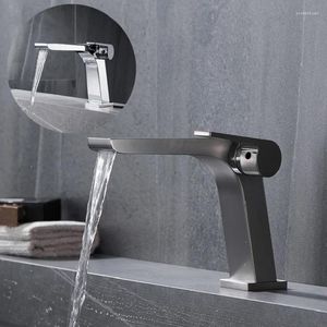 Banyo lavabo musluk musluk mikser piyano anahtar tasarım su sonbahar havza duş kafası sıhhi tesisat aksesuarlar için tapware