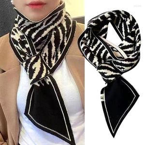 Sciarpe Scacchiera a scacchiera Croce Piccola sciarpa da donna Mille uccelli a quadri Collo orecchio Moda invernale lavorato a maglia caldo fazzoletto