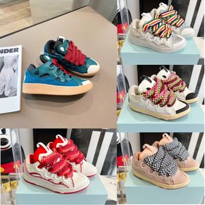 Designer-Luxus-Straßenrand-Sneaker aus Leder, Designer-Schuhe für Herren, außergewöhnliche Freizeit-Sneaker für Damen, Plateausohlen aus Paris-Kalbsleder und Nappa-Gummi, Herren-Sneaker