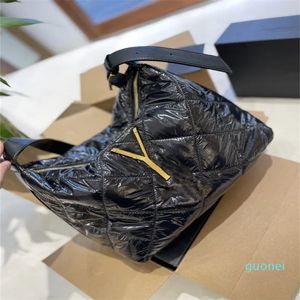Fashion bags Nylon Quilted Large Cotton padded clothes Tote Capacity Totes Bag Padded Women Handbags Luxury Down Cottons Shoulder Big Puffy Winter