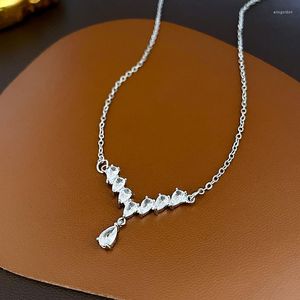 Choker Fashion Waterdrop V Shaped Zirconia Enkelt halsband för kvinnor 2023 Vackra bröllopsfest smycken grossist