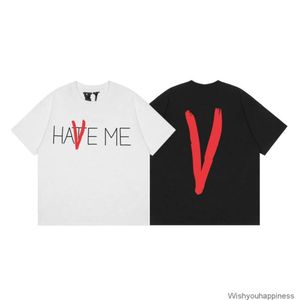 Tees tişörtleri lüks erkek tasarımcı moda giyim v üstleri yalnız kısa kollu çok yönlü Sevgililer Günü Sınırlı aşk çizik izi grafiti büyük v unisex çift t-shirt