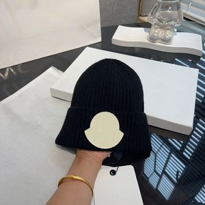 luxury designer beanie bonnet hat shaggy warm hat Classic for men and women Breathable ear protection Mixed Color Trend Casual Pullover Hat Winter cashmere nice