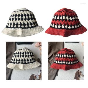Berets Western Hepburn Hat With White Stripes Breathable Cloches Style Vintage Crochet Waves Po Props Headgear Wholesale
