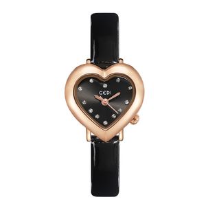 Womens Watch Watches عالية الجودة مصممة فاخرة Limited Edition شكل قلب شكل قلب الكوارتز مقاوم للماء 24 ملم ساعة