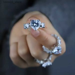 Pierścionki ślubne różowe pierścionek z diamentem w kształcie serca pełne serce sześcienne tlenki cyrkonowe Wedding dla dziewczyny mody para biżuterii prezent Q231120