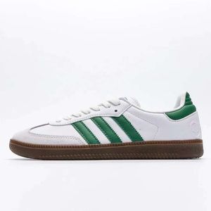 Mens Sapatos Desportivo Rico Kith Nuvem Branco Núcleo Preto Verde Sneaker Sapatos Clássicos Programa Branco Mens Designer Homens Mulheres Andando Treinador Sapatilhas