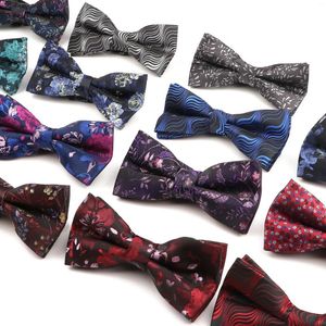 Bow Ties Floral designade vågor Linjer Fashion Mens Bowtie Party Business Wedding Groom Butterfly Vintage Red Blue Tie Suit Present