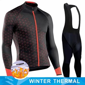 Set di maglie da ciclismo 2024 Set invernale da donna in pile termico Abbigliamento da bici MTB Uniforme Maillot Ropa Ciclismo Pantaloni sportivi con bretelle per bicicletta 231118