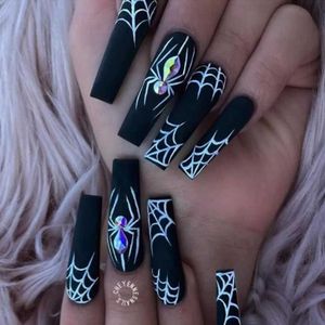 أظافر كاذبة 24pcs/lot Halloween Spider مع Diamonds Fake Nails Spider Web Press على أطراف الأظافر القابلة للارتداء يمكن ارتداؤها الأظافر Art Z240531