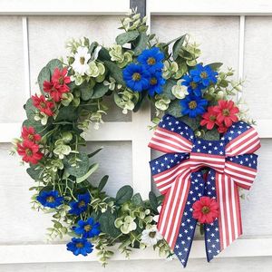 Ghirlanda di fiori decorativi per il giorno dell'indipendenza patriottica e il 4 luglio Decorazioni per la casa Porta di Natale rossa bianca blu all'esterno