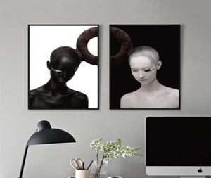 Mulher preta e branca com penteado criativo pôsteres e impressões pinturas em tela imagens de arte de parede para sala de estar decoração de casa cua8477459