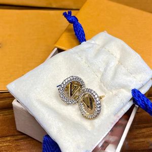 Brincos de ouro de designer com diamantes com logotipo Brincos femininos de ouro 18K oficiais com letra V Never Fade
