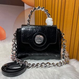 Oljevaxläder LA MEDUSA Ny liten underarmsäck Retro modedesigner väska handväska tote shopping väskor axel crossbody väska handväskor lady sadel väska