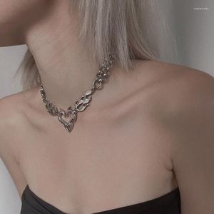 Kedjor gotiska hängen halsband kvinnor choker kedja flamma totems kärleksform smycken streetwear accessoarer mode gåva