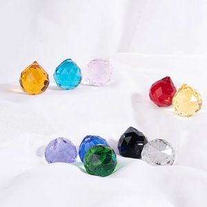 Juldekorationer kristalleruncatcher clear crystal ball prism Suncatcher Rainbow Pendants Maker Hanging Crystals Prisms för Windows Car 20mm E0420