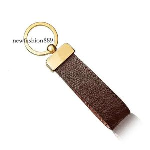 2022 Designer Keychain Key Chain Buckle Keychains Lovers Handmade Leather Keyring Pendant Accessories 5 Color with Dust Bag