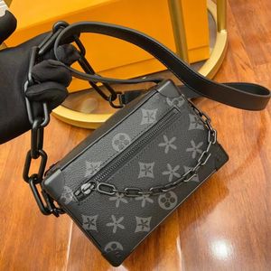 Luxo Mini baú macio M44735 Ombro Clutch make up Bags Womens Designer fashion Black flower handbag cosmetic bag mens zipper crossbody toiletry totes makeup Bag