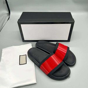 2023 Designer classico Uomo Donna Pantofole da spiaggia estive Scivoli Sandali interni di lusso Sandali di marca Sandali infradito in pelle Slide Scarpe casual Sneakers Stivali 35-44