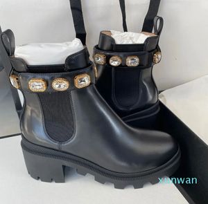 designerskie buty zimowe mody kobiety buty kostki krystalicznie wyposażony w pasek czarny but skórzany but haftowa pszczoła Chunky Combat Soles Botows UE