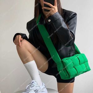 リンガー枕カバー編みバッグ織りメッセンジャーバッグLuxurys Designer Crossbody Tote Waterproof Handbags MM Green Sac