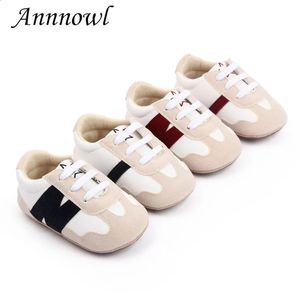 First Walkers Fashion Brand Boy Sneakers sportive in pelle Infant Girl Tenis Born Scarpe da culla per bambini Mocassini con fondo in gomma antiscivolo 231118