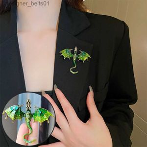 Pins Brooches Vintage Dripping Oil Cartoon Flying Dragon Brooches Exquisite Animal Pins with Rhinestones Fashionable Clothing Accessories GiftL231120