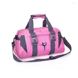 Utomhusväskor Yoga Fitness Bag Waterproof Nylon Training Shoulder Crossbody Sport For Women Travel Duffel Clothes Gym