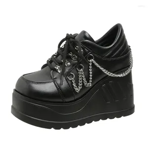 Sapatos de vestido Marca Plataforma Alta Cunhas Mulheres Bombas Sapatilhas Casual Estilo Gótico Punk Lace Up Buckle Black Metal Chain