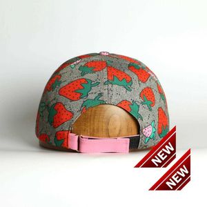 Kalite Yüksek Çilek Beyzbol Kapakları Adamın Pamuk Kaktüsü Klasik Mektup Top Kapakları Yaz Kadın Güneş Şapkaları Açık Ayarlanabilir Snapback Cap Girl'in Sevimli VGUC