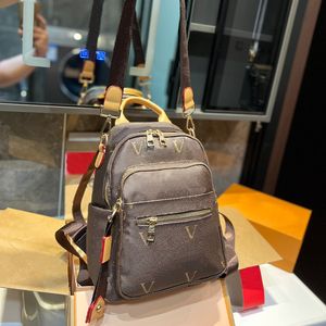 Lyxdesigner ryggsäck Kvinnor och mäns ryggsäckar Två axlar damer väska crossbody färgglada borsa klassiska säck