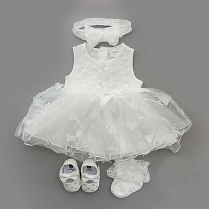 Flickas klänningar födda baby flicka klänning kläder dop klänning vit dopklänning för baby flicka spets vestido bebe robe bapteme 3 6 9 månader 230419