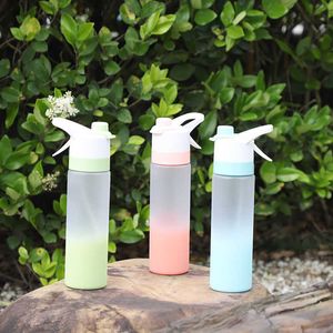 Mugs New 700ml Spray Water Bottle Large Capacity Portable Outdoor Sport Fashion Cute Drinking Plastic Bottles BPA Free EcoFriendly Z0420