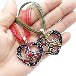 Pendant Necklaces Vintage Necklace Carved Edelweiss Flower Charm Multicolor Ribbon Rope Dirndl Costume Jewelry Wholesale