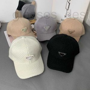 Ball Caps designer Metal triangle baseball cap for women in autumn and winter, fashionable versatile thermal , same as British 6LLY