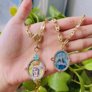 Anhänger Halsketten Zierliche Mode Vergoldetes Messing Jungfrau Maria Religiöser Kubikzirkon Die Wiege-Halskette der Jungfrau