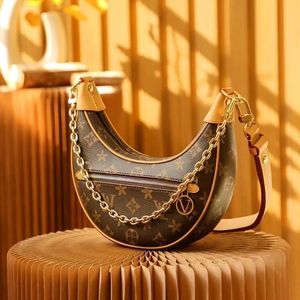 A10 جودة عالية الجودة حلقة الكتف Bag Hobo Bag Half-Moon Croshant Pags مصممي المصممين Bagueter Baguette Underarm Underarm Crossbody Metal chain K30