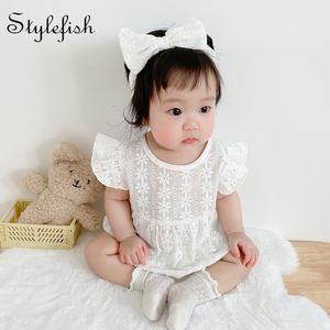 ロンパーズサマーファッションの女の赤ちゃん服かわいい綿レース通気性オネピースフライングスリーブロンパー06m 230421