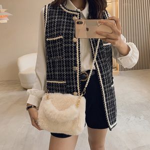 Evening Bags Plush Tote Bags Pearl Chain Bag For Women Winter Soft Fluffy Bags Solid Furry Luxury Designer Handbag Fur Shoulders Bags 231121