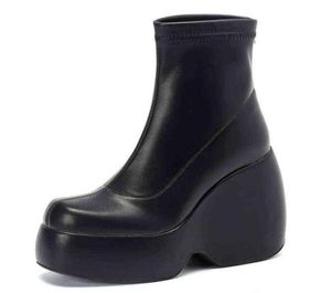 Boot de tornozelo de plataforma robusta do estilo punk para mulheres Sapatos de inverno de outono Senhoras de salto alto botas curtas Bottine feminino Black J221858392